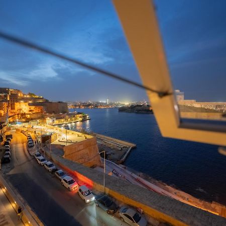 Extraordinary Views In A Holiday Home In Валета Екстериор снимка