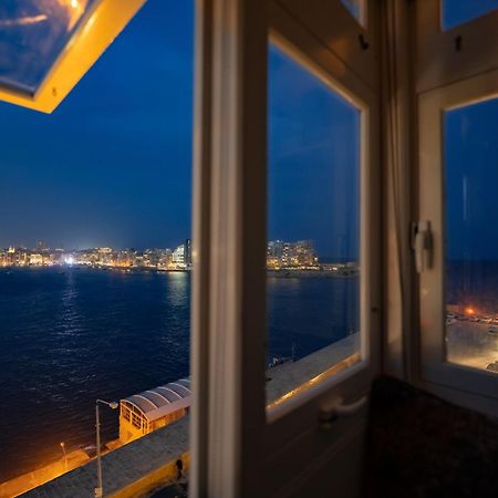 Extraordinary Views In A Holiday Home In Валета Екстериор снимка