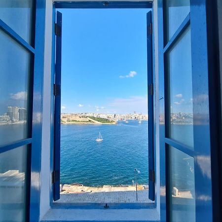 Extraordinary Views In A Holiday Home In Валета Екстериор снимка